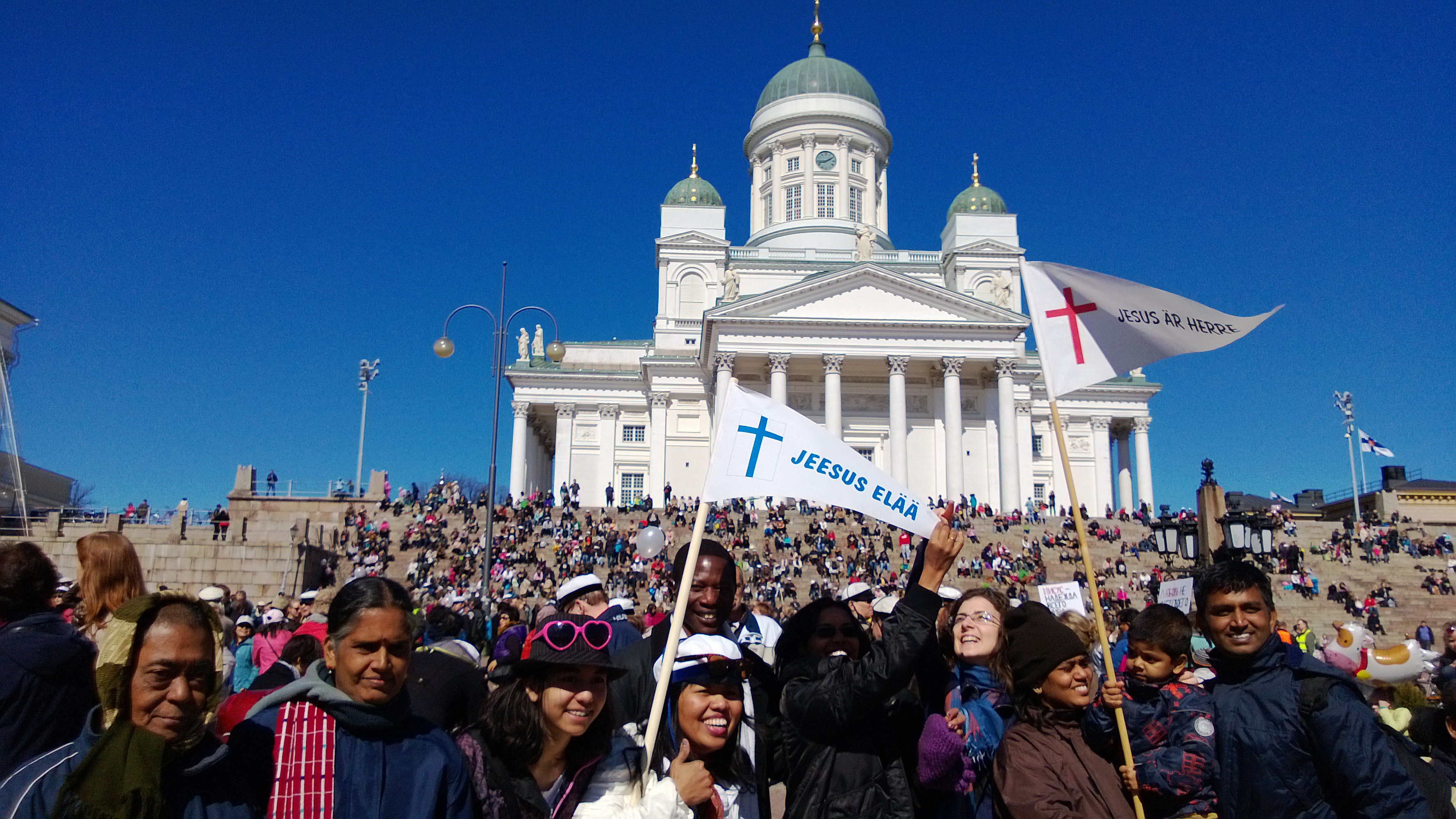 Kristillinen vapputapahtuma valtasi Helsingin Senaatintorin -  Seurakuntalainen